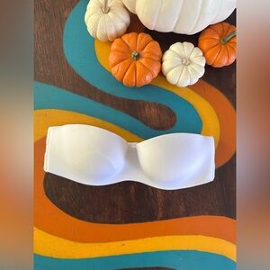 VS PINK lightly lined strapless bra